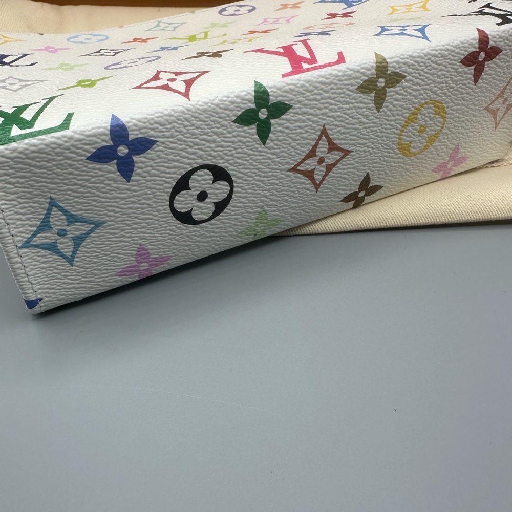 Louis Vuitton x Takashi Murakami toiletry pouch 19 - Picture 8 of 12